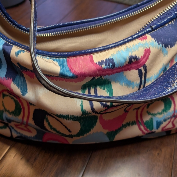 COACH ikat Signature C - Picture 9 of 9